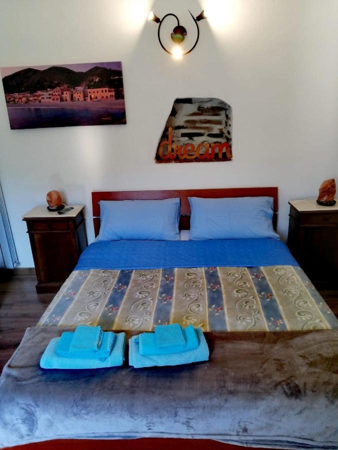 B&B Il Girasole ฟีนาเลลีกูเร ภายนอก รูปภาพ
