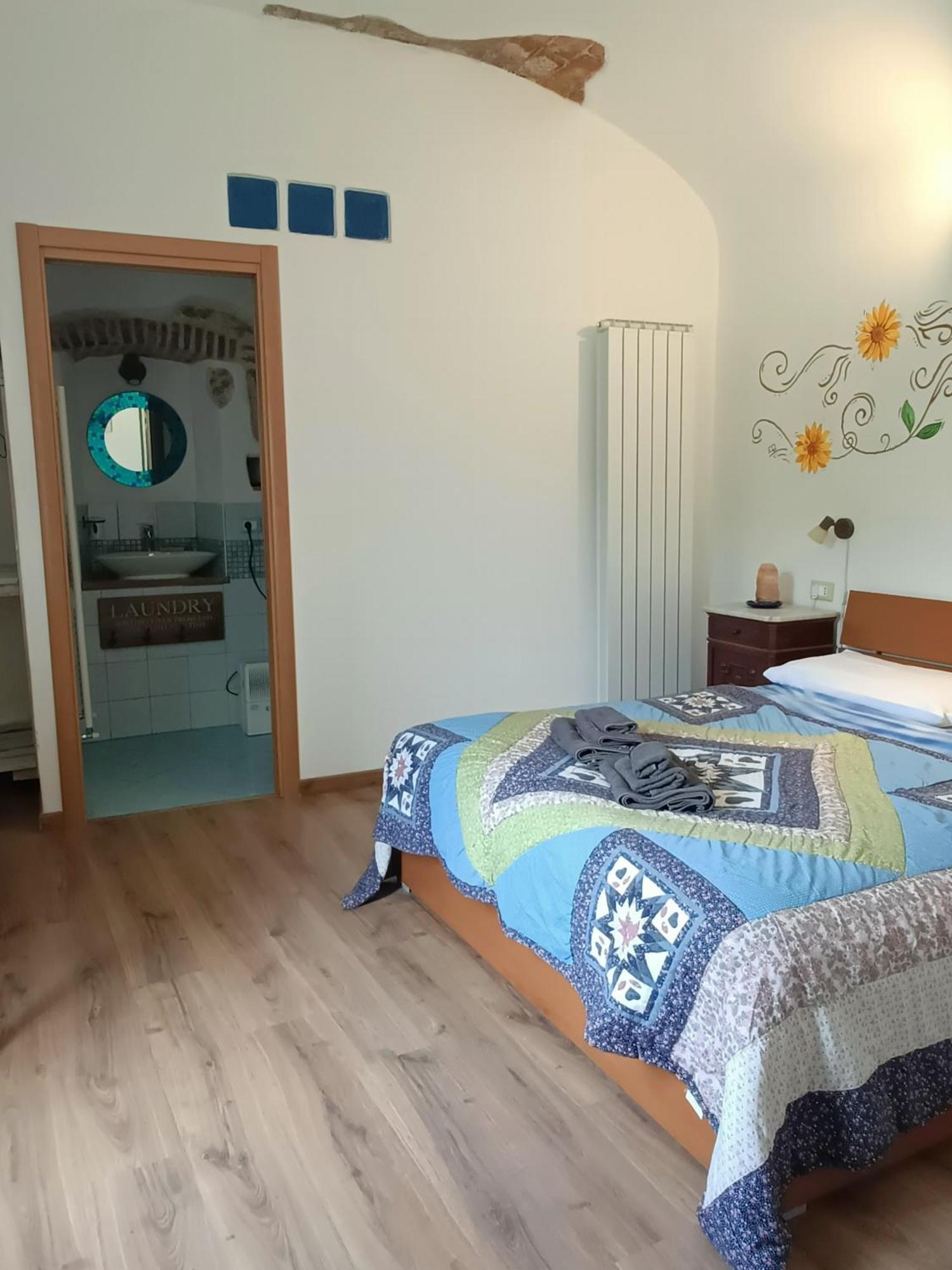 B&B Il Girasole ฟีนาเลลีกูเร ภายนอก รูปภาพ